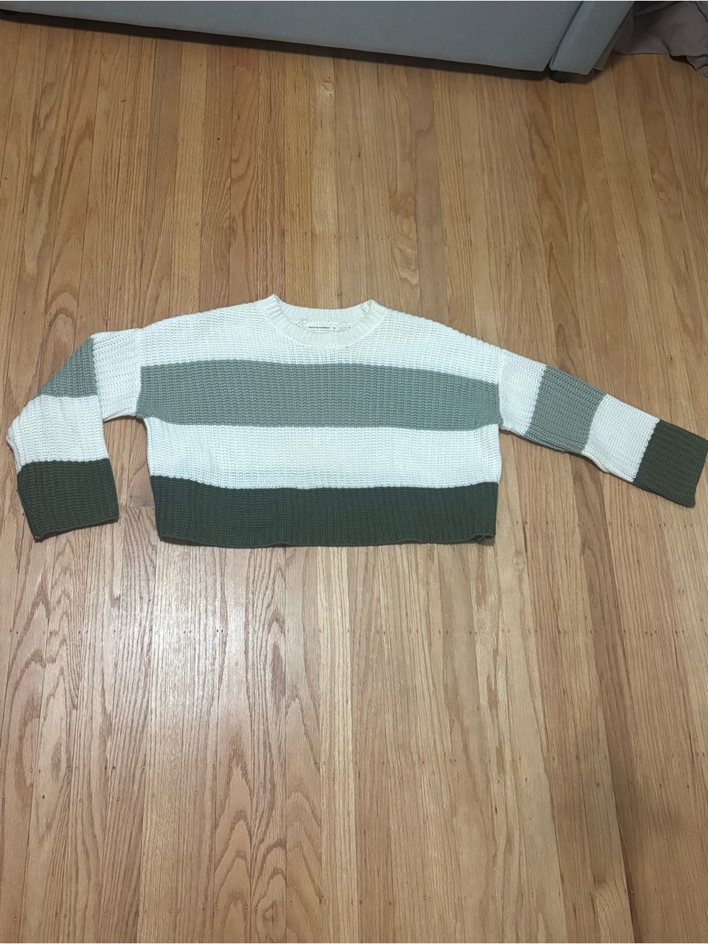 Moon & Madison Cropped Knit Sweater